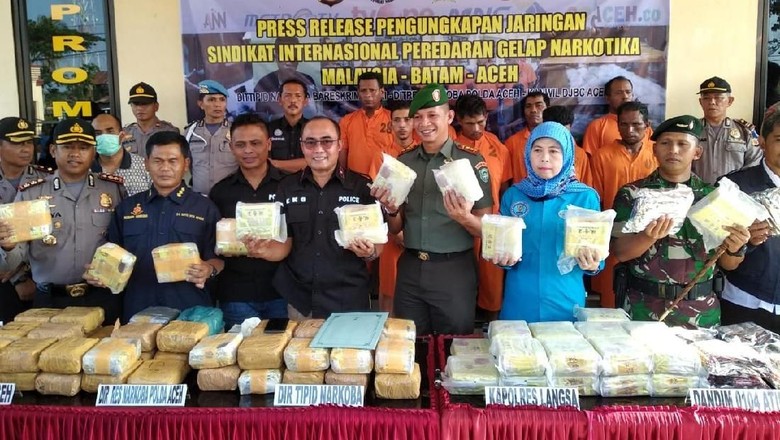 3 Pengendali Sindikat Internasional 99 Kg Sabu Ditangkap di Aceh 3 Pengendali Sindikat Internasional 99 Kg Sabu Ditangkap di Aceh