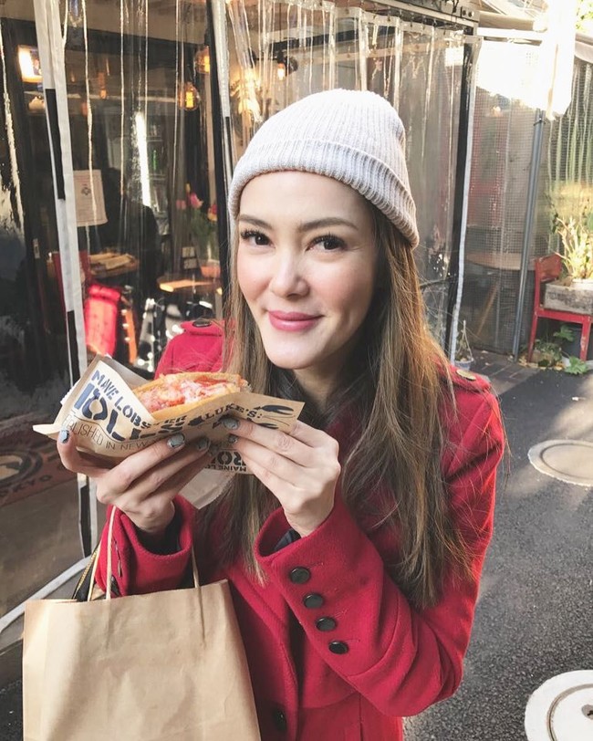 Sama seperti sang adik, Julie Estelle, Cathy Sharon juga memiliki darah blasteran Prancis. Saat ini Cathy tengah menjalani hidupnya sebagai seorang ibu dan juga pebisnis. Foto: Instagram @cathysharon