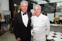 Penyebab Kematian Anthony Bourdain Telah Resmi Diungkap 