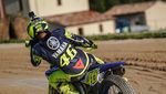 Gaya Valentino Rossi Main Motocross