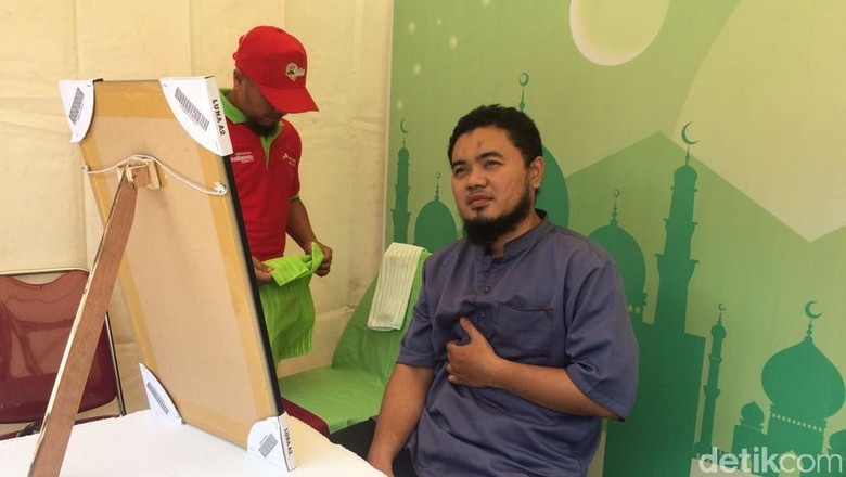 Pemudik beristirahat di Posko Lesehan Enduro di Nagreg, Jawa Barat Foto: Khairul Imam Ghozali Pemudik beristirahat di Posko Lesehan Enduro di Nagreg, Jawa Barat Foto: Khairul Imam Ghozali