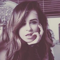 Masih cantik dan seksi, Carrie Hilton mengklaim dirinya sebagai nenek terseksi. Aku adalah nenek paling seksi di dunia, tidak saingan di sini, kata wanita yang pernah dijuluki nenek paling glamour se-Inggris itu kepada Mail Online. Foto: Instagram Carrie Hilton