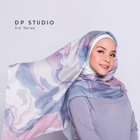 Nurzanah Primadanis bekerja sebagai dokter. Wanita mungil ini merupakan istri dari adik Dian Pelangi Dino Wahyu.Foto: Instagram