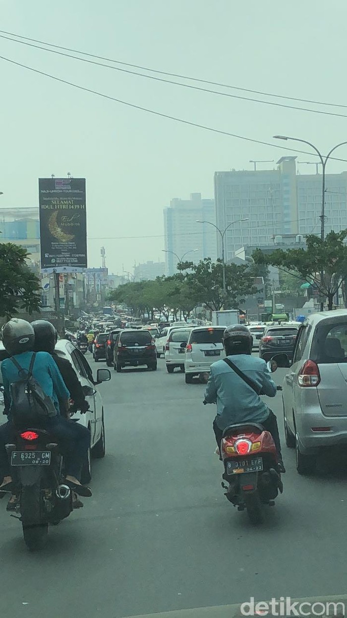 Sudah Musim Mudik, Lalin di Depok Masih Macet Siang Ini