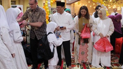 Indahnya Berbagi dengan Anak-anak Yatim Piatu