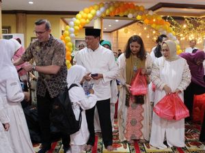 Indahnya Berbagi dengan Anak-anak Yatim Piatu