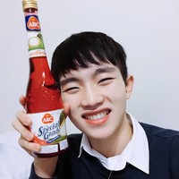 Keduanya memang punya kemiripan, terutama ketika Vincent sedang tersenyum. Foto: Instagram Vincent