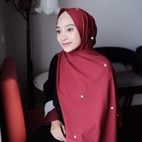 Kini, Rifka memiliki lebih dari 270 ribu followers di Instagram. Para fans Rifka di Instagram sering menyebutnya mirip artis populer Tanah Air seperti Putri Marino. Foto: Instagram Rifka Ayu