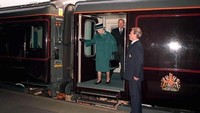 Pada 14 Juni nanti, Meghan akan berkendara menggunakan Royal Train bersama Ratu Elizabeth ke Cheshire, sekitar 165 mil di barat London. Foto: CNBC.