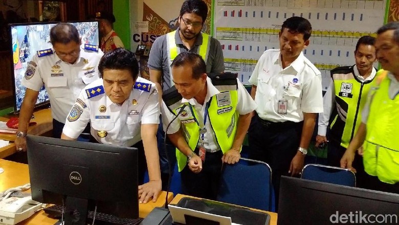 Kemenhub Bisa Cabut Rute, Jika Naikkan Tiket Lebihi 100% Kemenhub Bisa Cabut Rute, Jika Naikkan Tiket Lebihi 100%