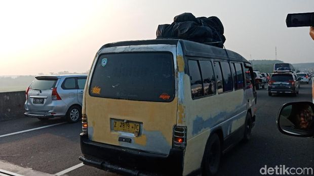 Pagi ini Tol Cipali-Palimanan Padat Merayap di KM 75