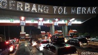 Itu H-2 hari Rabu justru H-2 itu sudah nggak ada lagi yang ngantre, H-3 oke (ada antrean) waktu itu kan diatur buka-tutup di jalur Cikuasa Atas, kata Johnny kepada detikcom, Senin (18/6/2018). (Foto: M Iqbal-detikcom)
