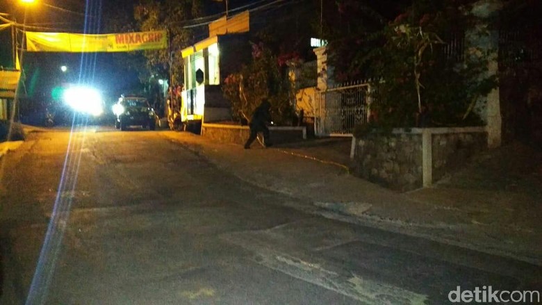Polisi Ledakkan Tas Mencurigakan di Garut, Isinya Kantong Plastik Polisi Ledakkan Tas Mencurigakan di Garut, Isinya Kantong Plastik