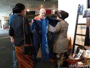 Cerita Perajin dari Gresik yang Promosikan Batik di UNESCO Paris