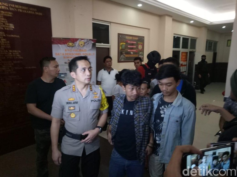 Polisi Proses Hukum Pelaku Vandalisme Underpass Mampang Polisi Proses Hukum Pelaku Vandalisme Underpass Mampang