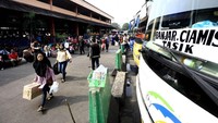 Kemudian pada Jumat (8/6) atau H-7 jumlahnya meningkat menjadi 8.744 pemudik dan pada Sabtu (9/6) atau H-6 ada 13.734 pemudik. Sedangkan, total armada bus yang berangkat sebanyak 1.238 bus.