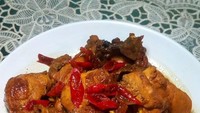 Ayam dikecapin ajah, yang penting keluarga suka..., kata @anakimmy_. Setuju deh! Foto: Instagram