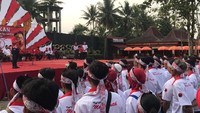 Acara yang dihadiri oleh ribuan kader TMP itu juga ditutup dengan buka bersama yang dihadiri oleh Wasekjen DPP PDI Perjuangan Utut Adianto. Foto: dok. Taruna Merah Putih