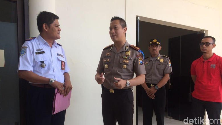 Foto: Libur lebaran, tiket pesawat Jember-Surabaya tidak naik (Yakub Mulyono/detikTravel) Foto: Libur lebaran, tiket pesawat Jember-Surabaya tidak naik (Yakub Mulyono/detikTravel)