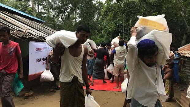 Berbagai Senyum Lebaran untuk Pengungsi Rohingnya di Arakan