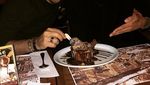 Ini 10 Bukti Kalau Neymar Hobi Mencicip Makanan Bersama Temannya!