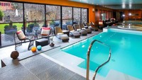 Hotel mungil ini juga dilengkapi dengan fasilitas spa dan kolam renang dalam ruangan. Perawatan tubuh dan wajah bisa dilakukan dengan produk Guinot Foto: Istimewa