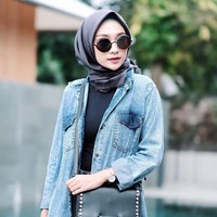 Bandung jadi salah satu kota yang melahirkan banyak selebgram (selebriti Instagram). Sejak dulu, wanita dari tanah Pasundan dikenal memiliki paras cantik hingga gaya modis. Foto: Instagram Rifka Ayu