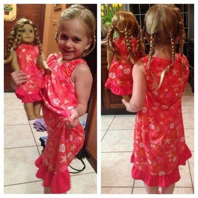 Balita dan bayi ini sama-sama didandani semirip mungkin. Pakai dress motif sama dengan rambut yang dikepang. Duh, gemesnya! Foto: istimewa