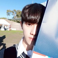 Selain lagu yang sedang viral, wajah tampan Vincent tentu menjadi daya tarik tersendiri bagi para netizen wanita. Foto: Instagram Vincent