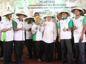 Peduli Nasib Petani, HKTI Beri Gelar Khofifah Ibu Petani Jatim