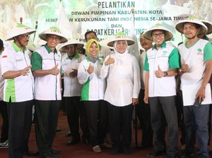 Peduli Nasib Petani, HKTI Beri Gelar Khofifah Ibu Petani Jatim