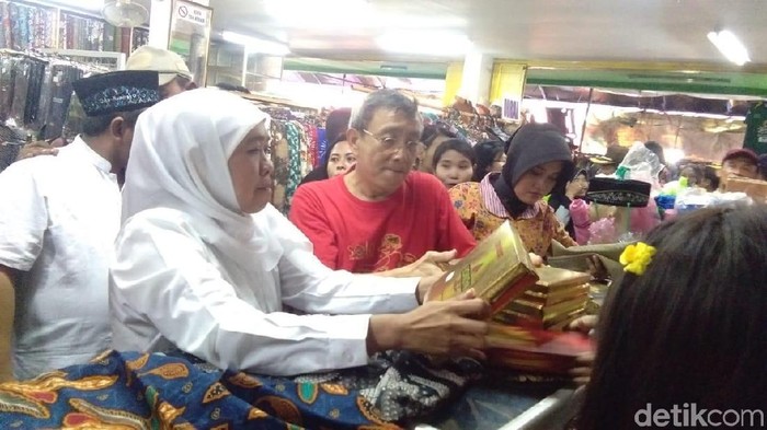 Pedagang di Pasar Tradisional Krian Mantap Dukung Khofifah-Emil
