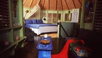 Tapi untuk menginap di hotel ini harus rela merogoh kocek cukup dalam. Kamar tidur dengan pemandangan laut saat musim sepi dibanderol US$ 560 atau setara Rp 7,8 juta (kurs Rp 14.000/US$). Harga yang ditawarkan saat ramai US$ 750 atau setara Rp 10,5 juta. Istimewa/telegraph.co.uk.