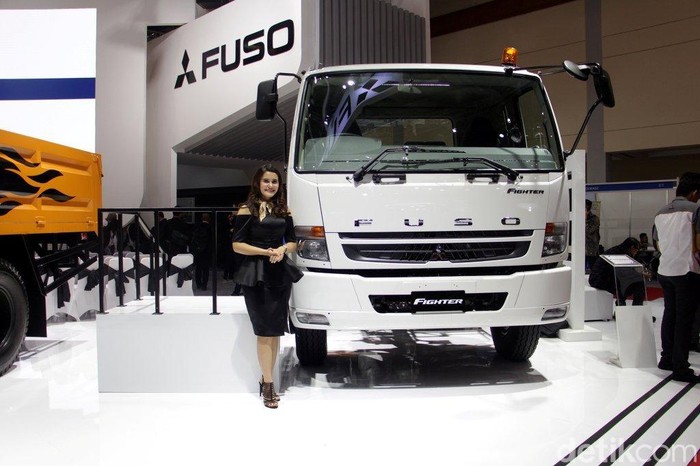 Fighter yang ditampilkan untuk pertama kalinya di pameran GIICOMVEC merupakan produk masa depan truk MDT Mitsubishi Fuso, untuk melengkapi line up di segmen MDT
agar dapat memenuhi kebutuhan bisnis konsumen. KTB berambisi untuk meningkatkan pangsa pasar di segmen MDT agar lebih besar lagi, sebagaimana perolehan pangsa
pasar absolut yang diraih di segmen LDT.