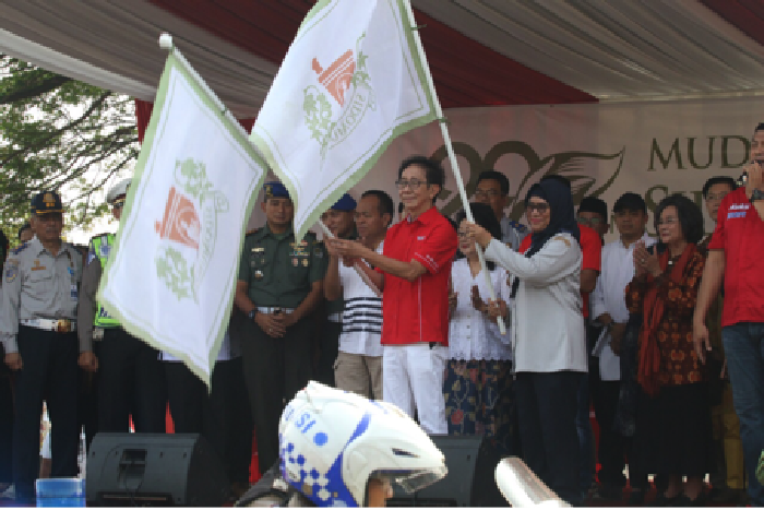 Sido Muncul Berangkatkan 13 Ribu Tukang Jamu Mudik Gratis