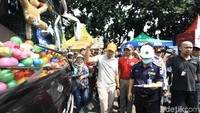 Pemudik yang menggunakan Terminal Kampung Rambutan, Jakarta Timur terus meningkat setiap harinya. Tercatat hingga H-6 lebaran sudah ada 28.703 pemudik berangkat dari Terminal Kampung Rambutan. Jumlah itu terhitung sejak Kamis (7/6) atau H-8 Lebaran. H-8 total ada 6.225 pemudik berangkat dari Terminal Kampung Rambutan.