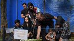 Keluarga Ziarah ke Makam Jupe