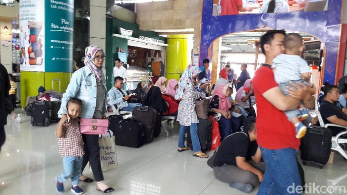 H-5 Lebaran, Stasiun Gambir Dipadati Pemudik