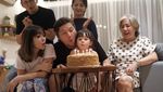 Lihat Nih 9 Keseruan Gading Marten Saat Kulineran Bareng Gempi dan Gisel