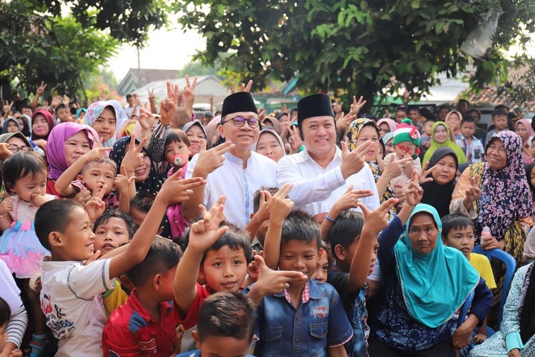 Bagi-bagi THR, Ketua MPR Mohon Doa Dijauhkan dari Korupsi Bagi-bagi THR, Ketua MPR Mohon Doa Dijauhkan dari Korupsi