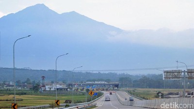 Foto: Panorama Jalan Tol yang Disebut Terindah di Jalur Mudik