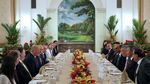 Foto: Donald Trump Terima Kejutan di H-3 Ulang Tahunnya