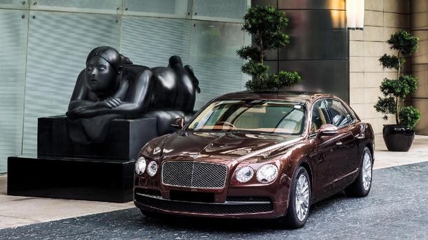 Layanan antar jemput hotel bandara dengan Bentley (St Regis Singapore)