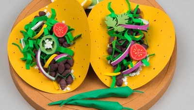 Keren! Paper Artist Ini Buat Beragam Makanan dari Kertas Warna-warni