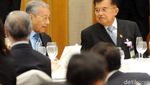 Ramai Dibahas, Begini Momen Mahathir Kunker Perdana ke Jepang