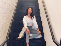 Utang Miliaran di Balik Senyum Manis YouTuber Cantik