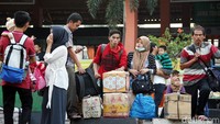 Berdasarkan data yang terpantau dari papan informasi Terminal Kampung Rambutan, Jakarta semakin meningkat setiap harinya.