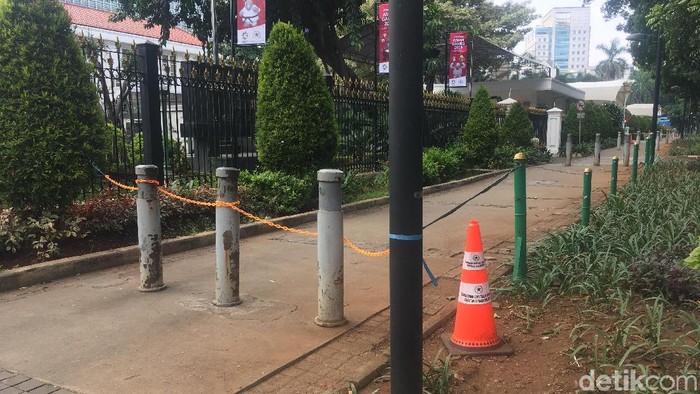 Kata Sandi Soal Trotoar di Depan Kantor Setwapres yang Ditutup