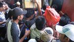 Pedih! Gerbong Barang Dipakai untuk Angkut Pemudik di 2006