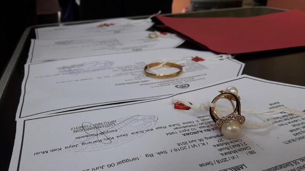 Emas hasil pencurian di rumah kosong